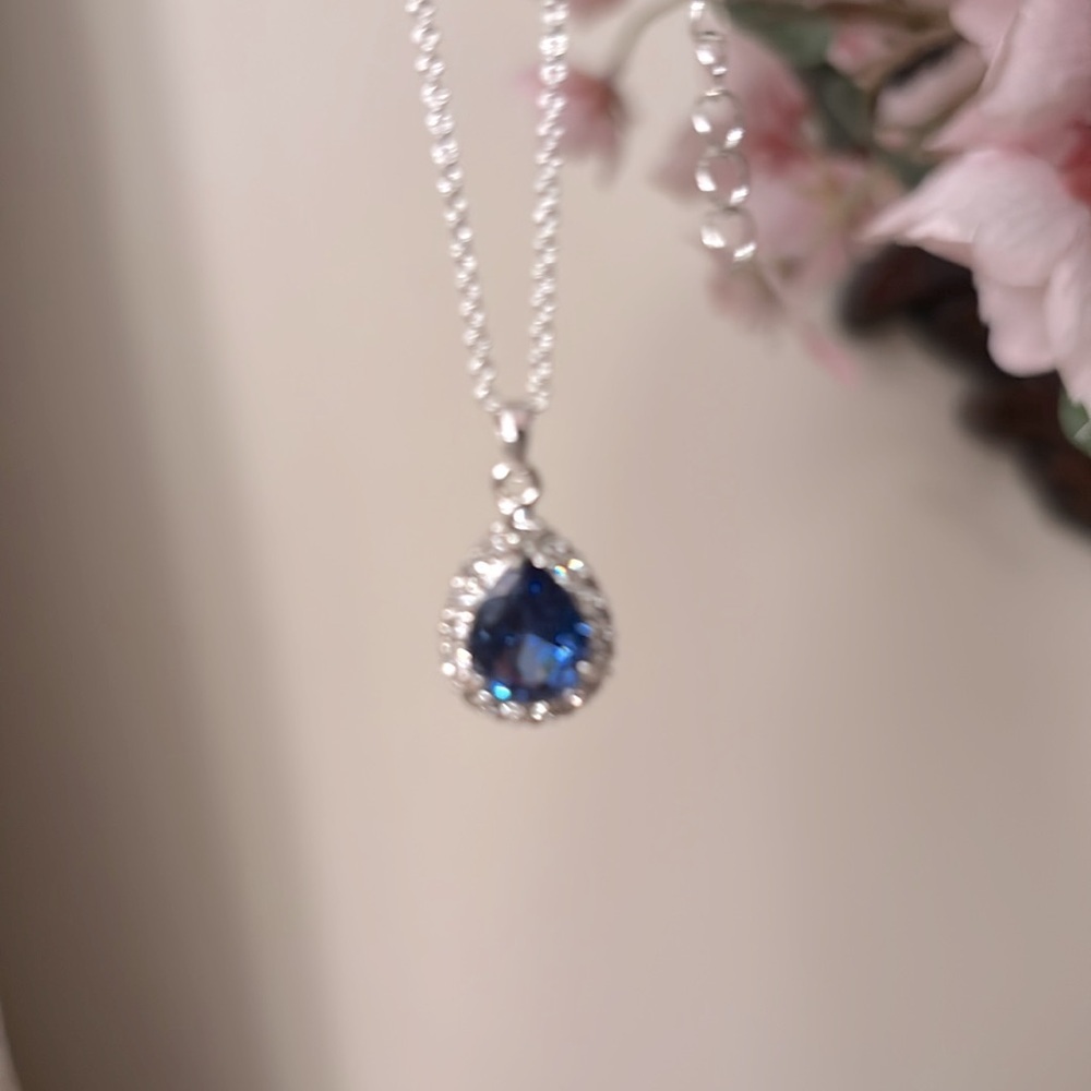 Elegant Blue Teardrop Pendant Necklace